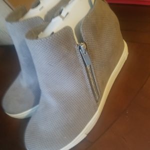 Gray side zipper wedge sneaker. Size 9. Torrid.